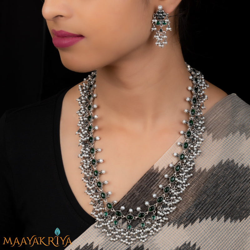 Avhni Guttapusulu Necklace Set