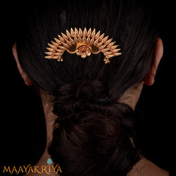 Dvirekha Mallige Moggu Hairpin