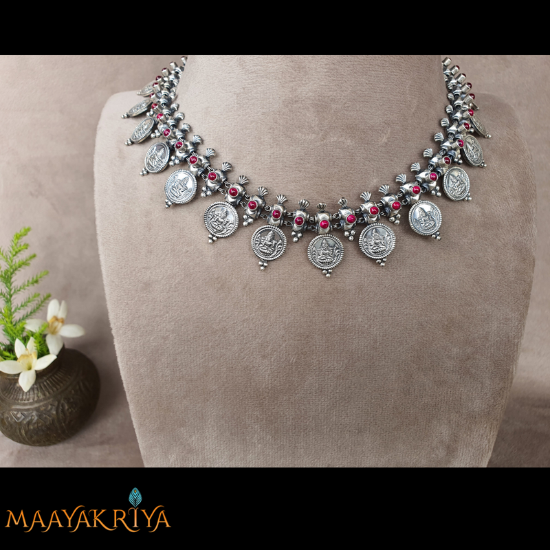 Suchi Necklace Set